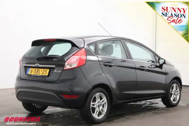 Ford Fiesta (2013) thumbnail 3