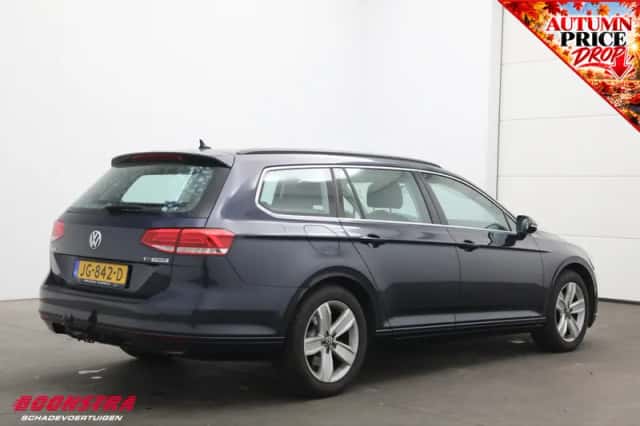 Volkswagen Passat (2016) thumbnail 3
