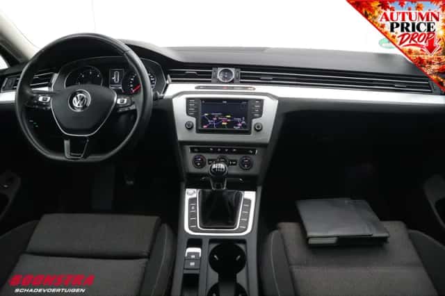 Volkswagen Passat (2016) thumbnail 6