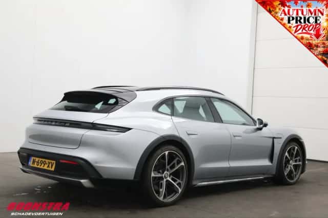 Porsche Taycan Cross Turismo (2022) thumbnail 3