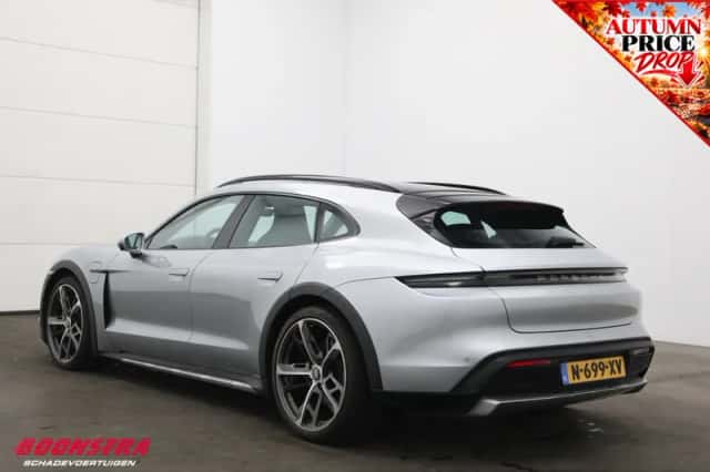 Porsche Taycan Cross Turismo (2022) thumbnail 4