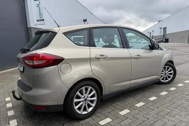 Ford C-Max (2015) thumbnail 4