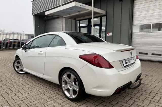 Peugeot 308 (2009) thumbnail 3