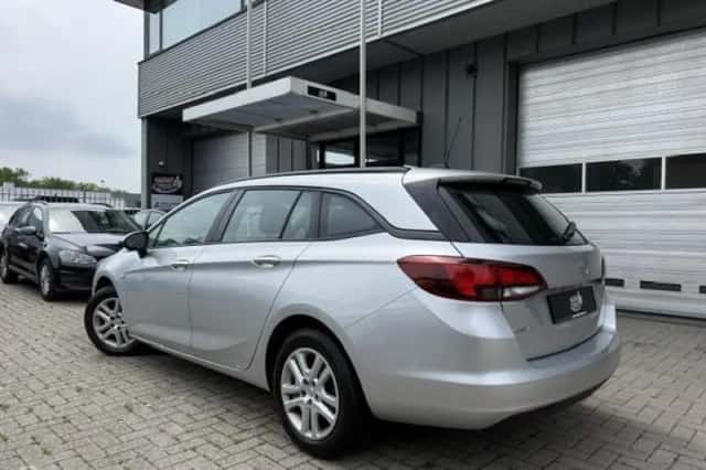 Opel Astra (2020) thumbnail 3