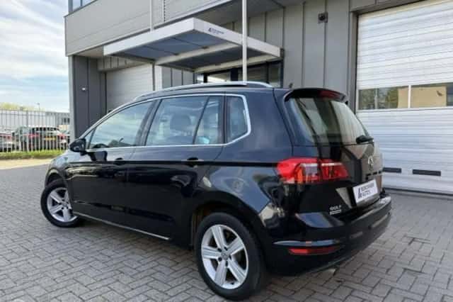 Volkswagen Golf Sportsvan (2015) thumbnail 3