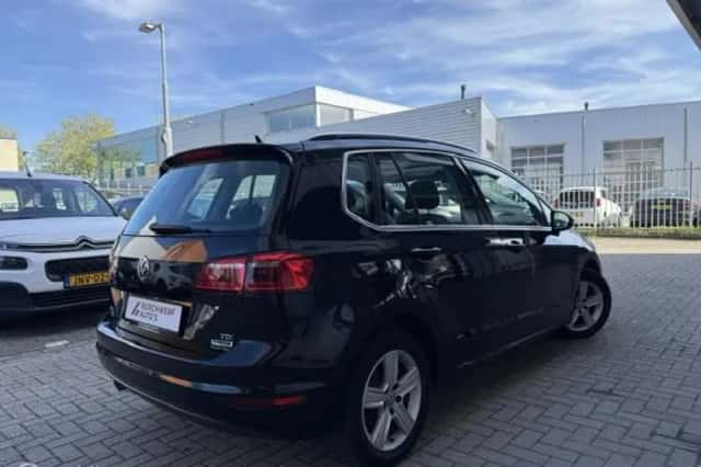 Volkswagen Golf Sportsvan (2015) thumbnail 4