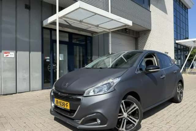 Peugeot 208 (2016) thumbnail 2