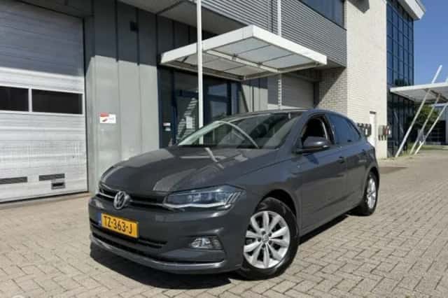 Volkswagen Polo (2018) thumbnail 2