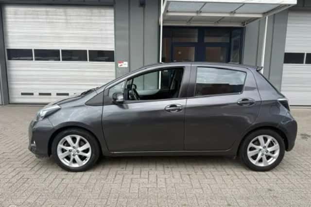 Toyota Yaris (2013) thumbnail 6
