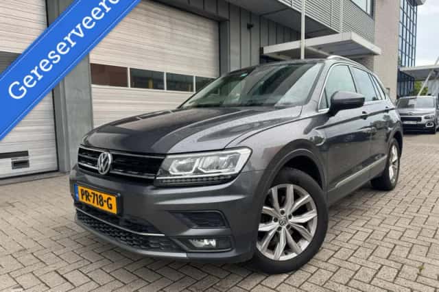 Volkswagen Tiguan (2017) thumbnail 2
