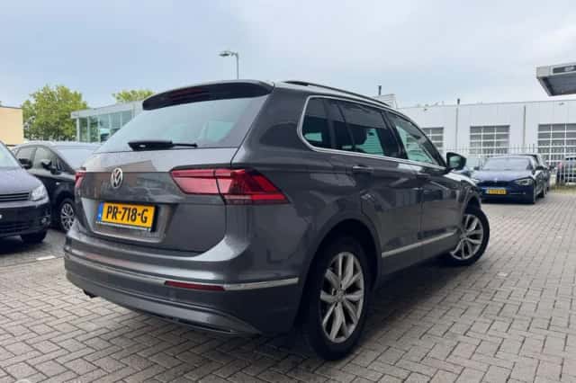 Volkswagen Tiguan (2017) thumbnail 4