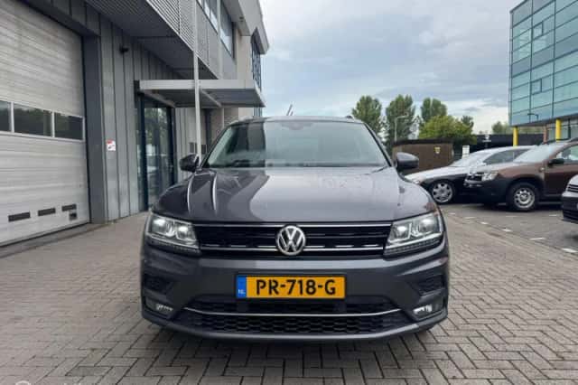 Volkswagen Tiguan (2017) thumbnail 5