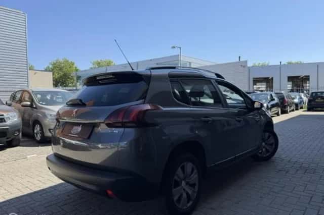 Peugeot 2008 (2017) thumbnail 4