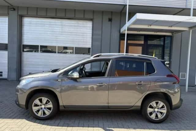 Peugeot 2008 (2017) thumbnail 6