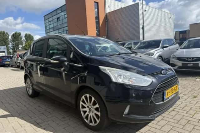 Ford B-Max (2017) thumbnail 1