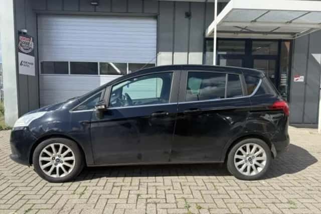 Ford B-Max (2017) thumbnail 4