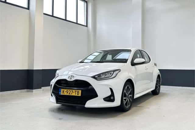 Toyota Yaris (2021) thumbnail 2