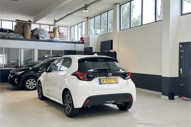 Toyota Yaris (2021) thumbnail 5