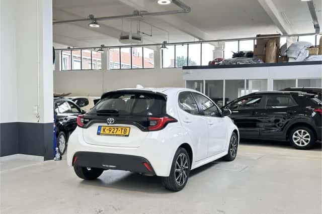 Toyota Yaris (2021) thumbnail 6