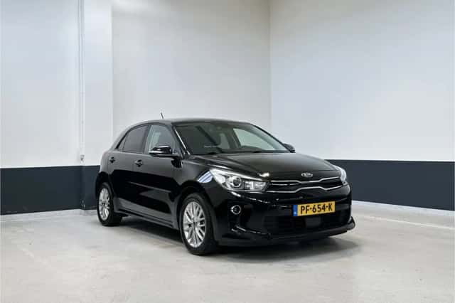 Kia Rio (2017) thumbnail 1