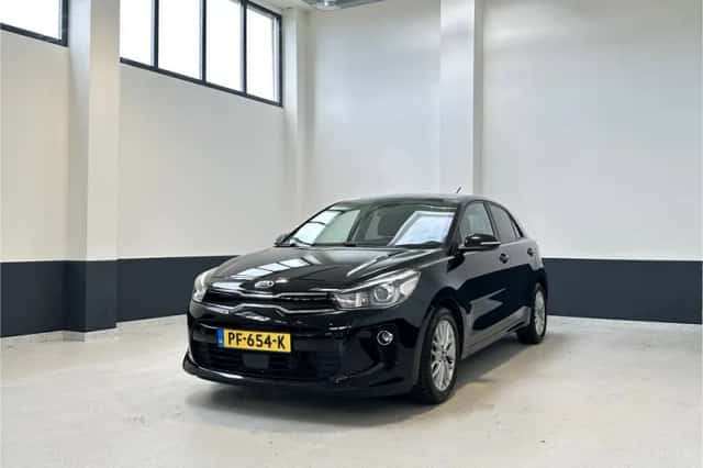 Kia Rio (2017) thumbnail 2