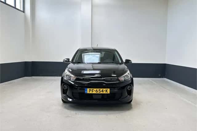 Kia Rio (2017) thumbnail 3