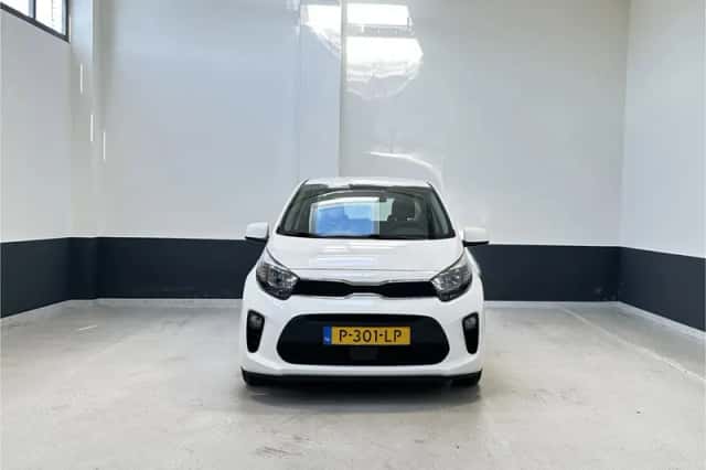 Kia Picanto (2022) thumbnail 3