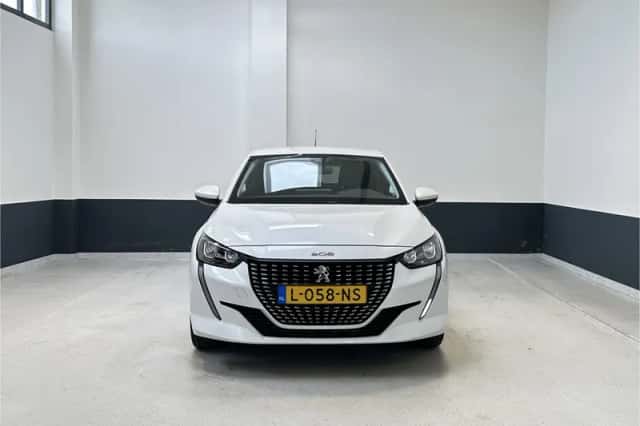 Peugeot 208 (2021) thumbnail 3