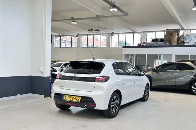 Peugeot 208 (2021) thumbnail 6