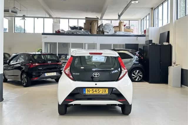 Toyota Aygo (2021) thumbnail 4