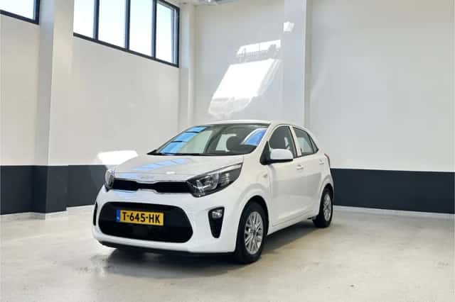 Kia Picanto (2023) thumbnail 2