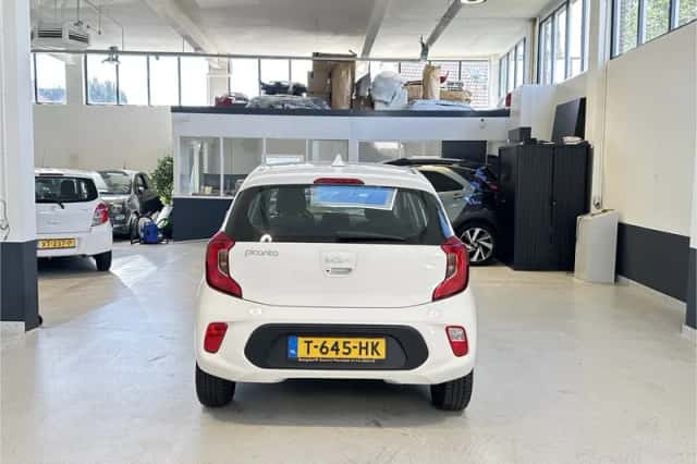 Kia Picanto (2023) thumbnail 4
