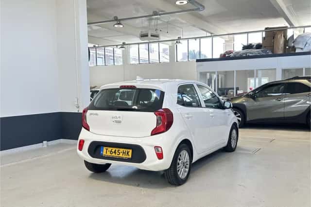 Kia Picanto (2023) thumbnail 5