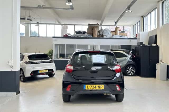 Hyundai i10 (2021) thumbnail 3