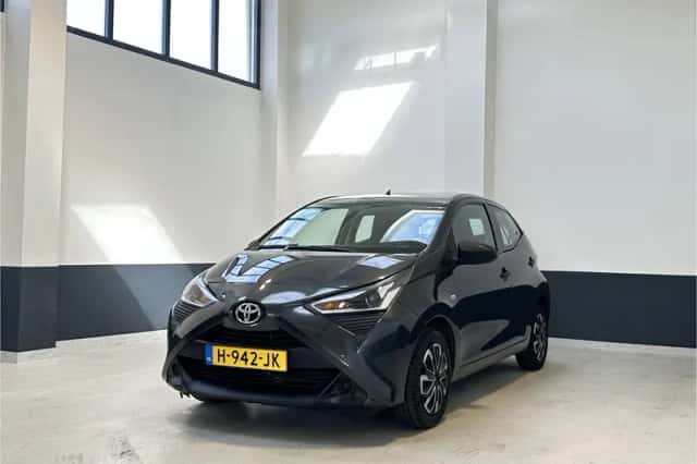 Toyota Aygo (2020) thumbnail 2