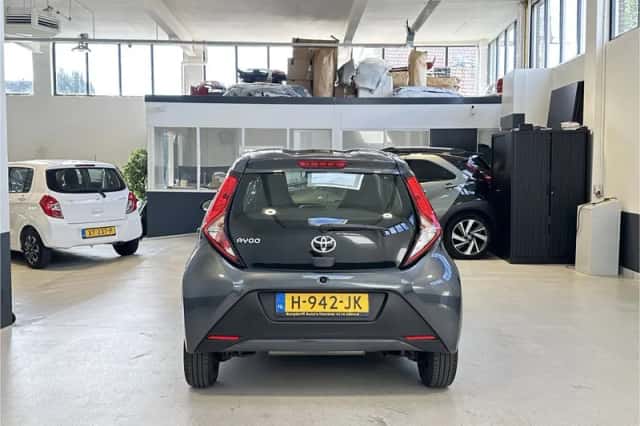 Toyota Aygo (2020) thumbnail 4