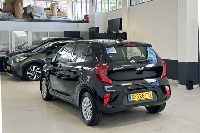 Kia Picanto (2023) thumbnail 6