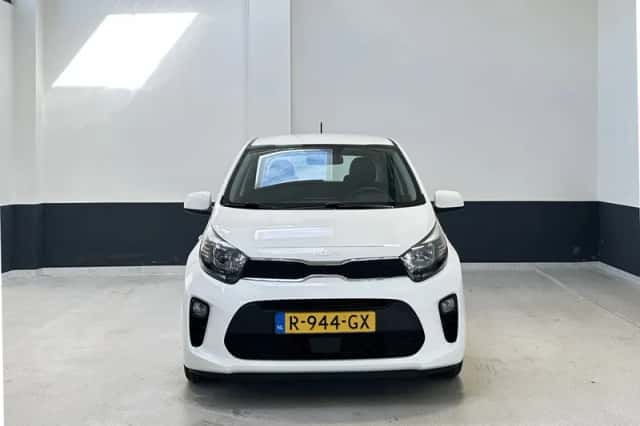 Kia Picanto (2022) thumbnail 3