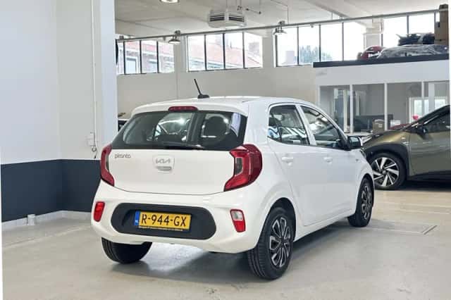 Kia Picanto (2022) thumbnail 5