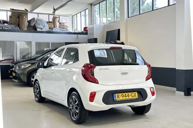 Kia Picanto (2022) thumbnail 6