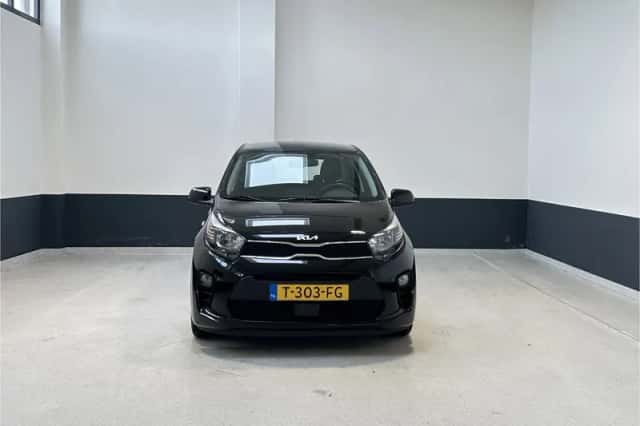Kia Picanto (2023) thumbnail 3