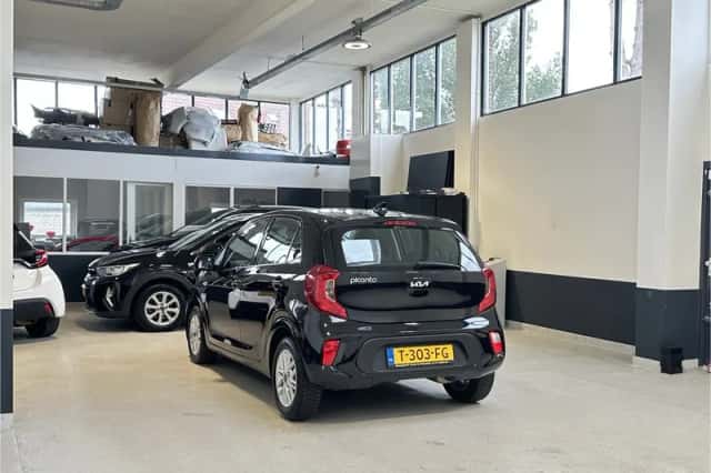 Kia Picanto (2023) thumbnail 5
