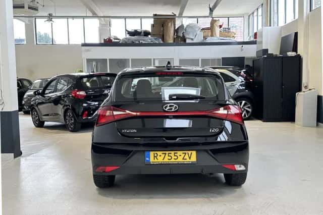 Hyundai i20 (2023) thumbnail 4