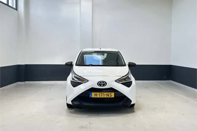 Toyota Aygo (2020) thumbnail 3