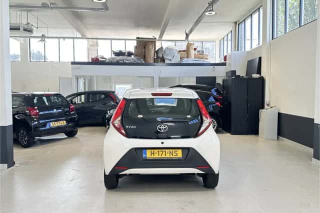 Toyota Aygo (2020) thumbnail 4
