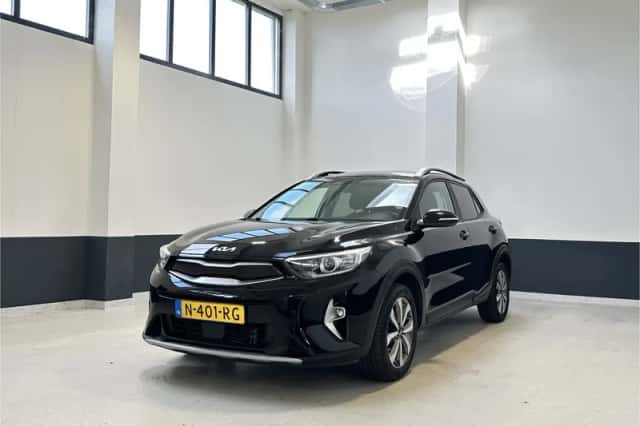 Kia Stonic (2021) thumbnail 2