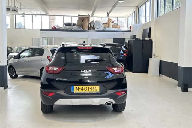 Kia Stonic (2021) thumbnail 4