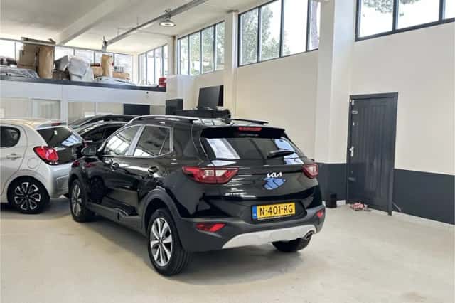 Kia Stonic (2021) thumbnail 5