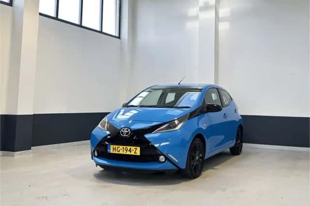Toyota Aygo (2015) thumbnail 2