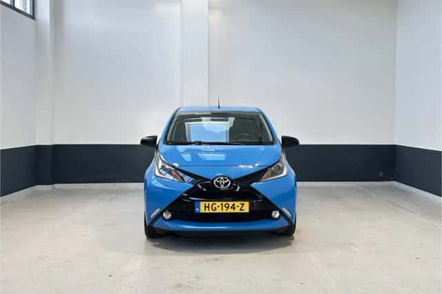 Toyota Aygo (2015) thumbnail 3